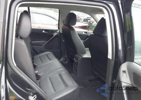 2017 Volkswagen Tiguan 2.0T/2.0T S z USA, uszkodzony, nr VIN WVGAV7AX2HK004587